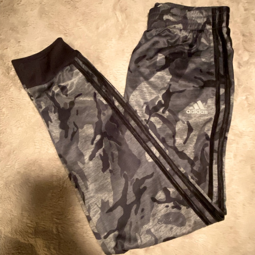 Adidas camp sweatpants. Boys size 14/16